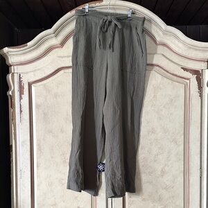 DREW Gauze Textured Trousers Size Medium